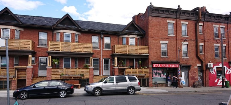 688 Bloor St W, Toronto, ON à vendre - Photo du bâtiment - Image 3 de 7