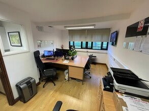 1 Owl Close, Northampton for lease Interior Photo- Image 2 of 2