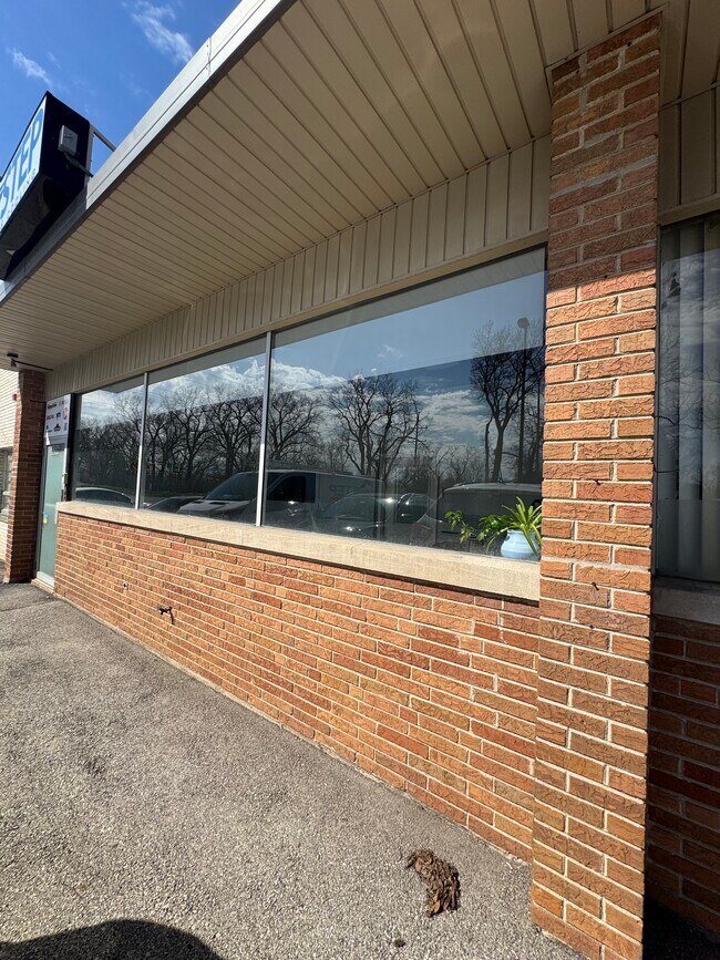Plus de détails pour 8206-8208 McCormick Blvd, Skokie, IL - Industriel à louer