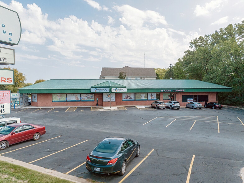 2925 18th St, Bettendorf, IA for lease - Building Photo - Image 3 of 8