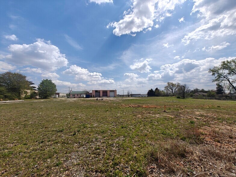 106 Sandra Ave, Greenville, SC à vendre - Photo du bâtiment - Image 2 de 8