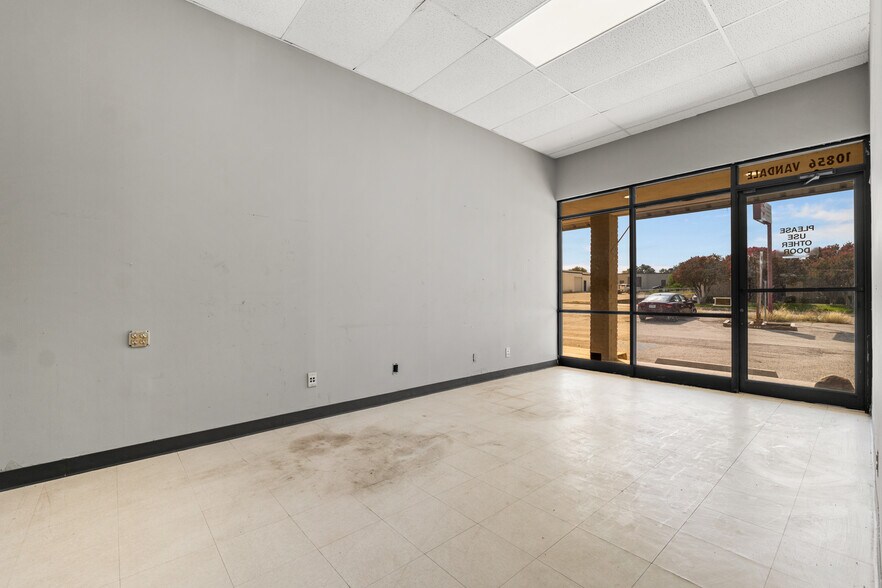 10854 Vandale St, San Antonio, TX à vendre - Photo du bâtiment - Image 3 de 36