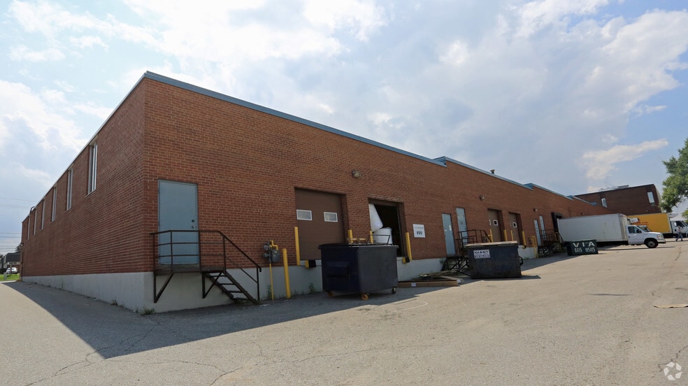 90-106 Martin Ross Ave, Toronto, ON for lease - Building Photo - Image 2 of 3