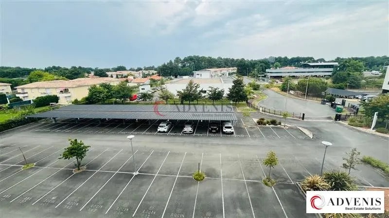 Office in Mérignac for lease - Building Photo - Image 3 of 10