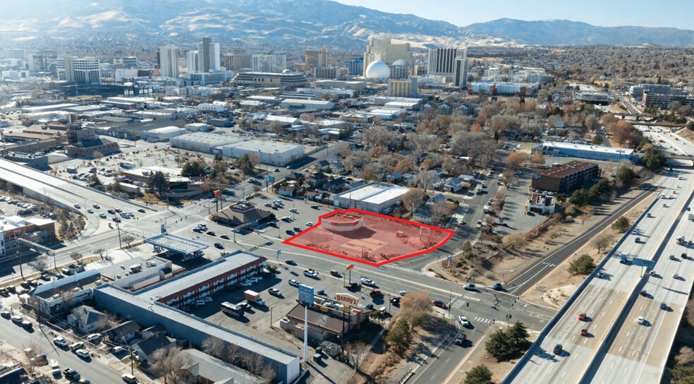 655 N Wells Ave, Reno, NV à louer - Photo du bâtiment - Image 2 de 5