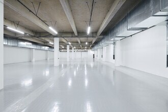 152 Rue de Paris, Montreuil for lease Interior Photo- Image 2 of 18
