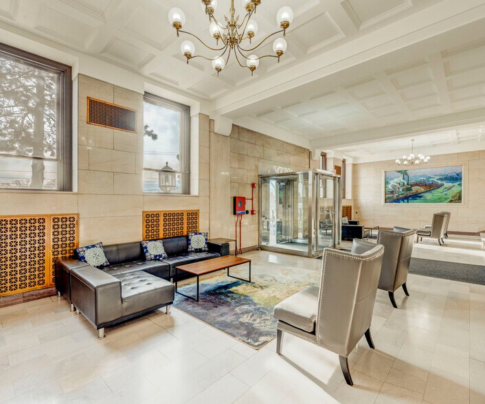 3100 E 45th St, Cleveland, OH à louer - Hall d’entrée - Image 2 de 7