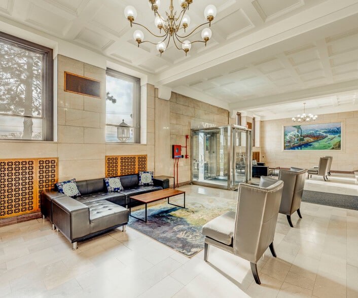 3100 E 45th St, Cleveland, OH for lease - Lobby - Image 2 of 7