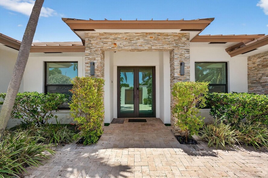 2460 NE 36th St, Fort Lauderdale, FL à vendre - Photo du bâtiment - Image 2 de 12