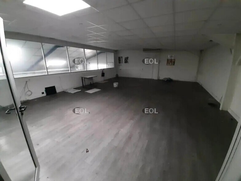 Flex in Maisons-Alfort for sale - Interior Photo - Image 3 of 11