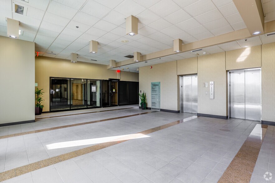 909 S Meridian Ave, Oklahoma City, OK à louer - Hall d’entrée - Image 3 de 8