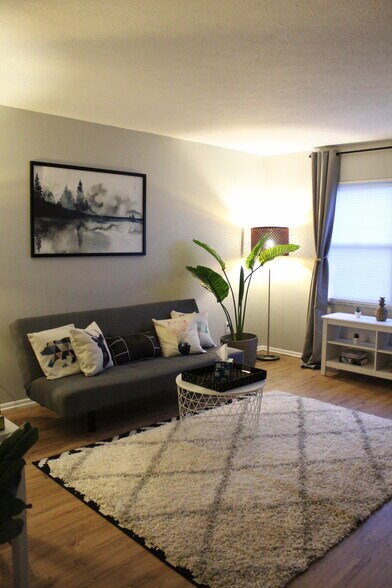 891 S Weyant Ave, Columbus, OH à vendre - Photo du bâtiment - Image 2 de 12