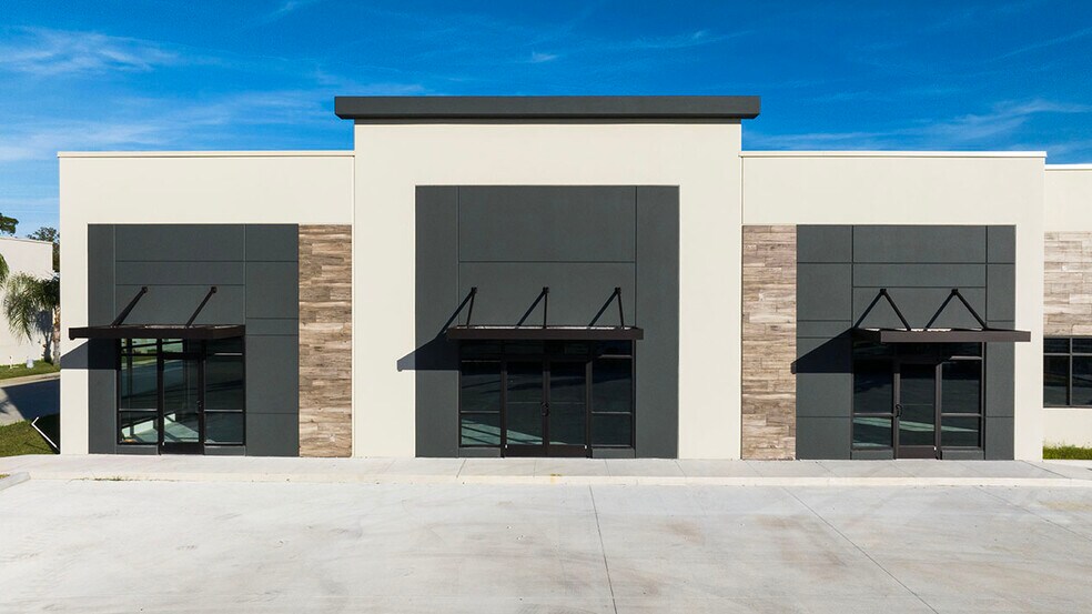 375 Monroe Rd, Sanford, FL for lease - Building Photo - Image 2 of 35