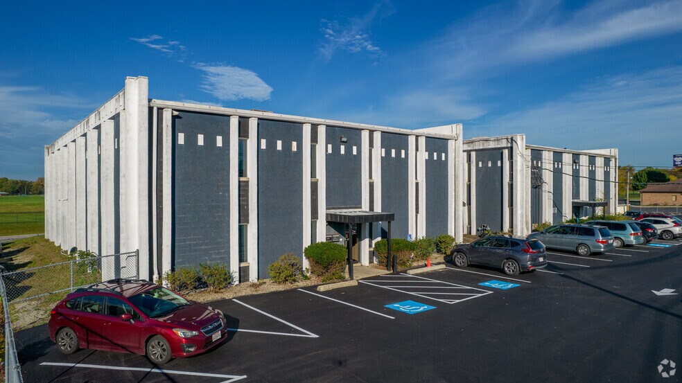 4770 Indianola Ave, Columbus, OH à louer - Photo principale - Image 1 de 7