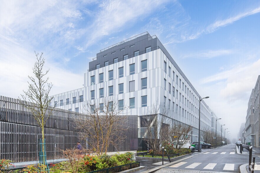 31 Rue Paul Meurice, Paris à louer - Photo du bâtiment - Image 2 de 3