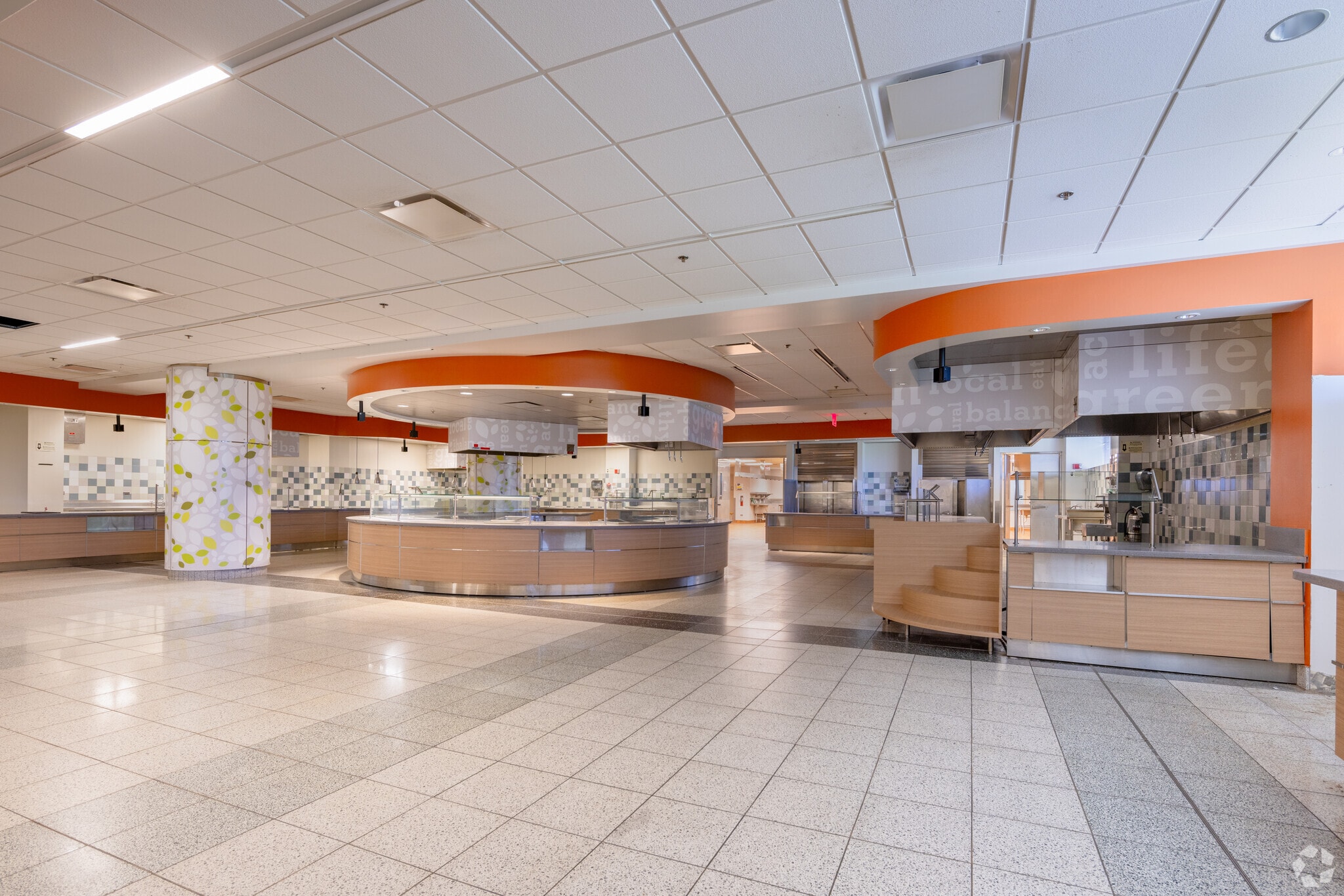 4 Overlook Pt, Lincolnshire, IL for lease Interior Photo- Image 1 of 3