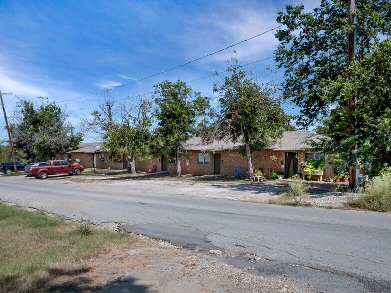 501 E Boynton St, Hamilton, TX à vendre - Photo du bâtiment - Image 2 de 32