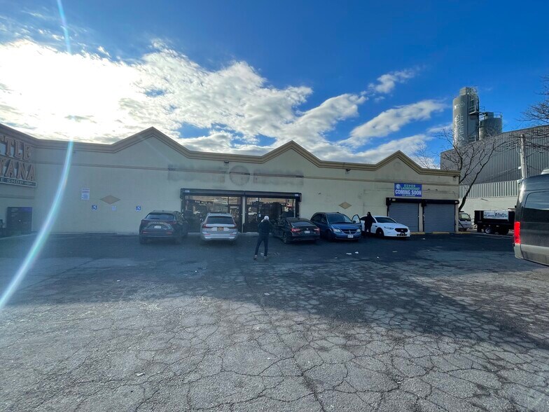 18212-18220 Jamaica Ave, Hollis, NY à louer - Photo du bâtiment - Image 2 de 9