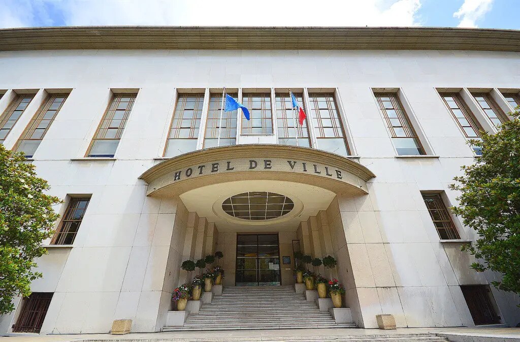 Retail in Boulogne-Billancourt for lease Building Photo- Image 1 of 5