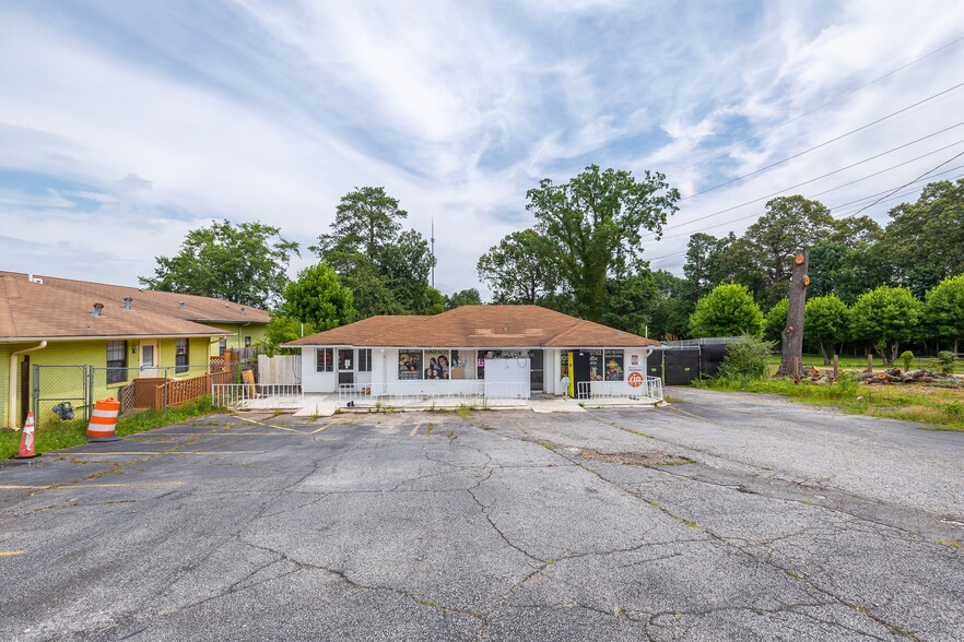 3960 Rockbridge Rd, Stone Mountain, GA à vendre - Photo du bâtiment - Image 1 de 11