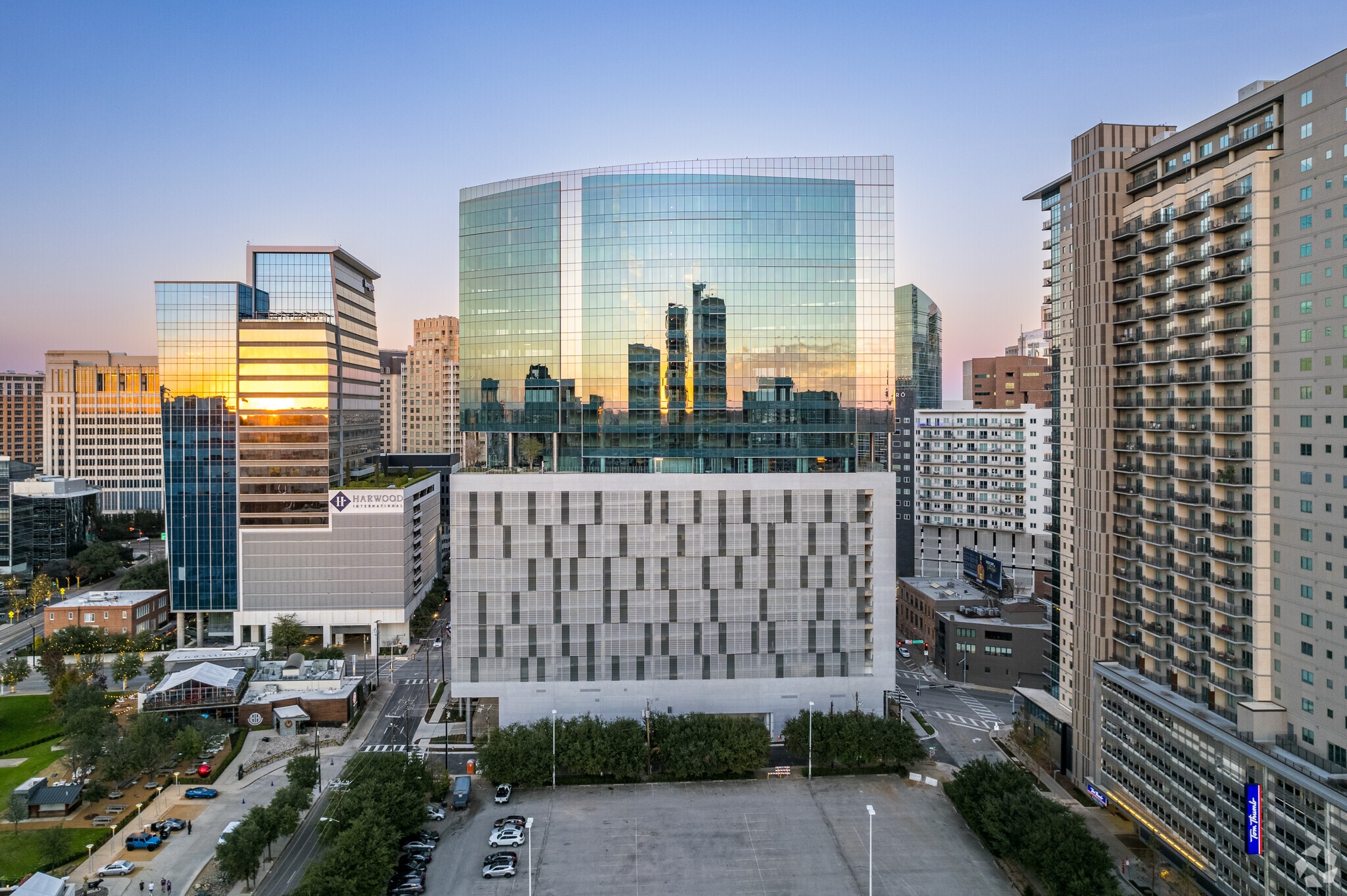 2601 Olive St, Dallas, TX for lease Primary Photo- Image 1 of 25