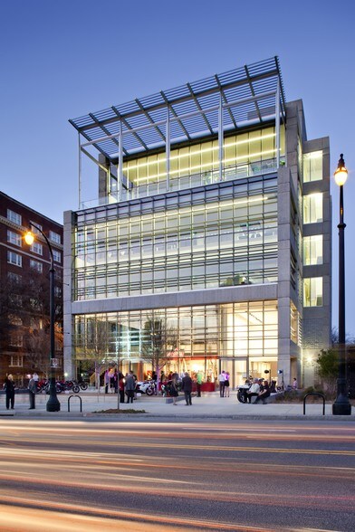 1315 Peachtree St NE, Atlanta, GA à louer - Photo du bâtiment - Image 2 de 7