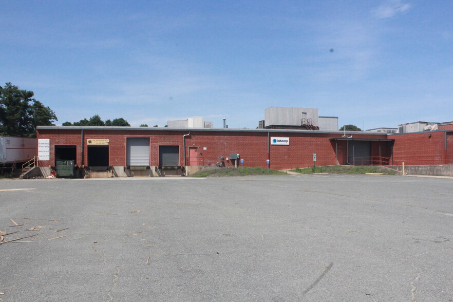 110-130 Railroad Ave, Gibsonville, NC for sale - Building Photo - Image 3 of 4