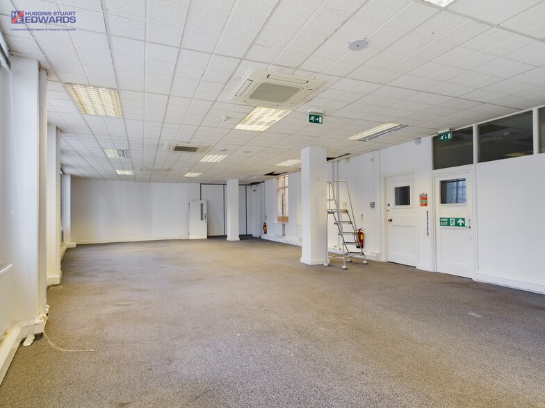 41-45 George St, Croydon for lease - Interior Photo - Image 2 of 5