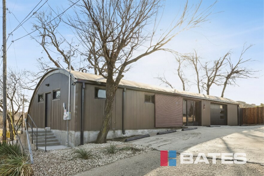 1402 Fort Worth Ave, Dallas, TX à louer - Photo principale - Image 1 de 18