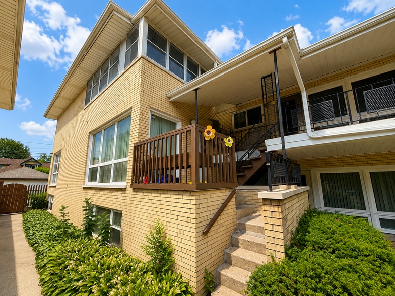 512-514 W Harrison St, Oak Park, IL for sale - Building Photo - Image 3 of 6