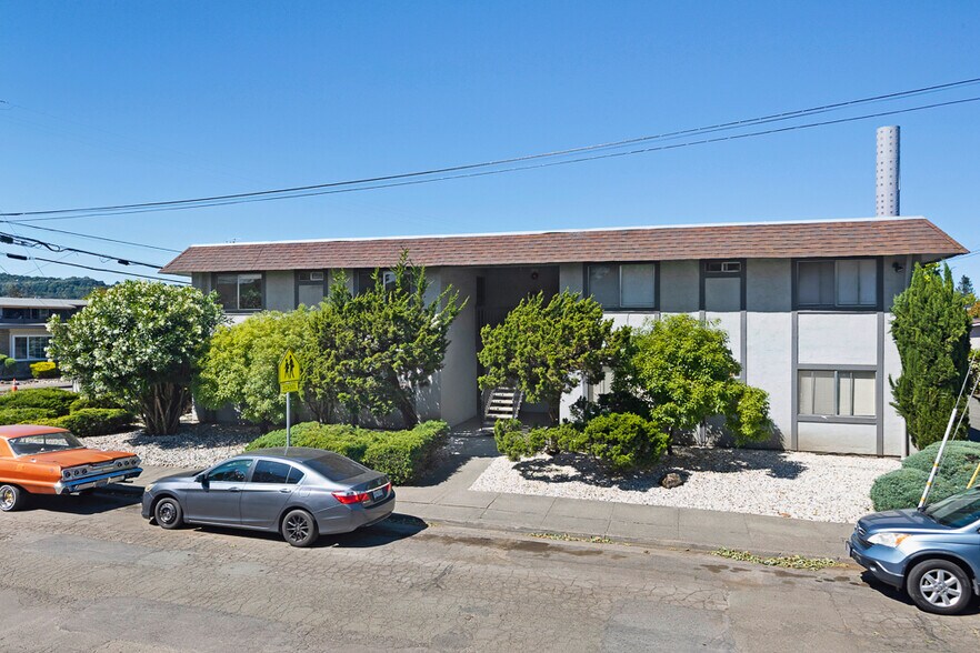1155 Evans Dr, Santa Rosa, CA à vendre - Photo du bâtiment - Image 1 de 31