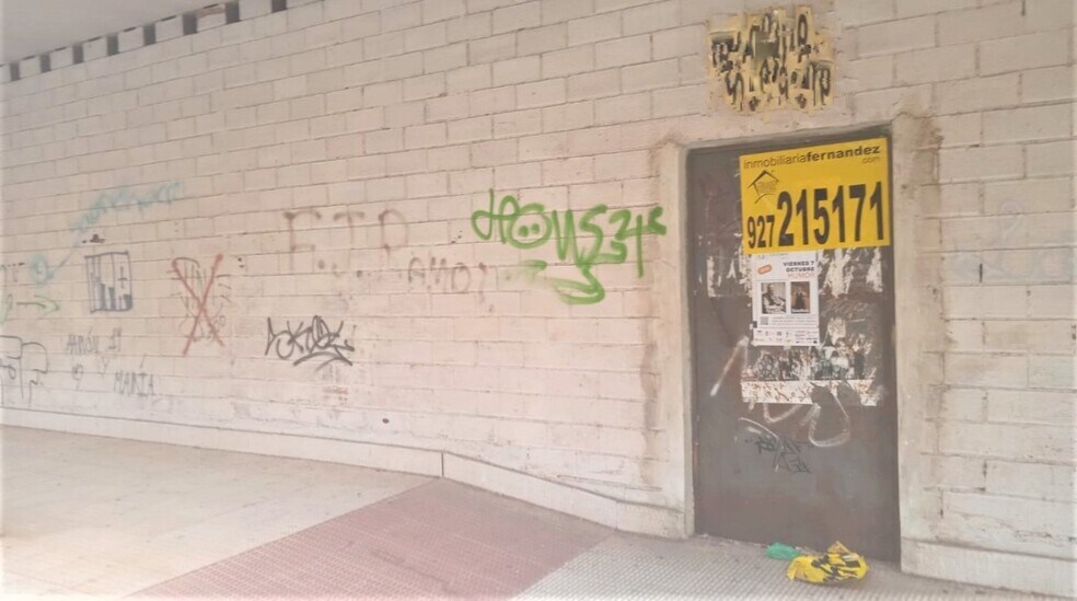 Commerce de détail dans Cáceres à louer - Photo du bâtiment - Image 1 de 1