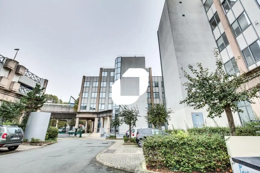 Bureau dans Neuilly-Plaisance à vendre - Photo du bâtiment - Image 2 de 14