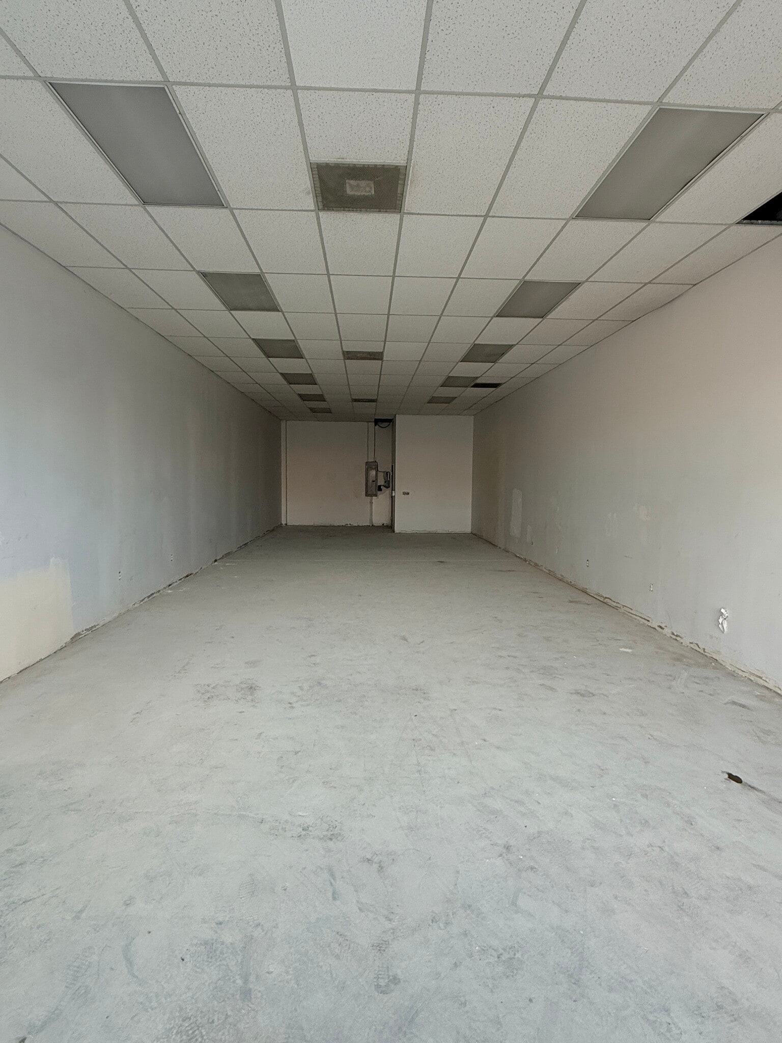 1075 N Western Ave, Los Angeles, CA for lease Interior Photo- Image 1 of 3