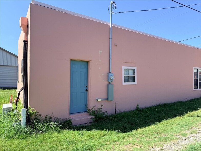 1307 Conrad Hilton Blvd, Cisco, TX for sale - Building Photo - Image 3 of 4
