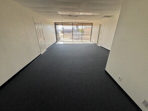 335 W Arbor Vitae St, Inglewood, CA for lease Interior Photo- Image 2 of 3