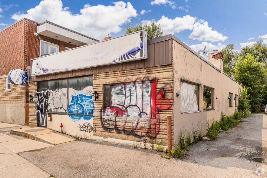 4111 Rue Beaubien E, Montréal, QC à vendre - Photo principale - Image 1 de 4