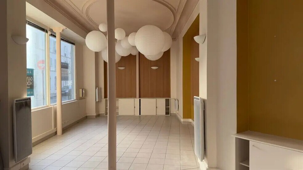 9 Rue Pleyel, Paris for lease - Interior Photo - Image 3 of 7