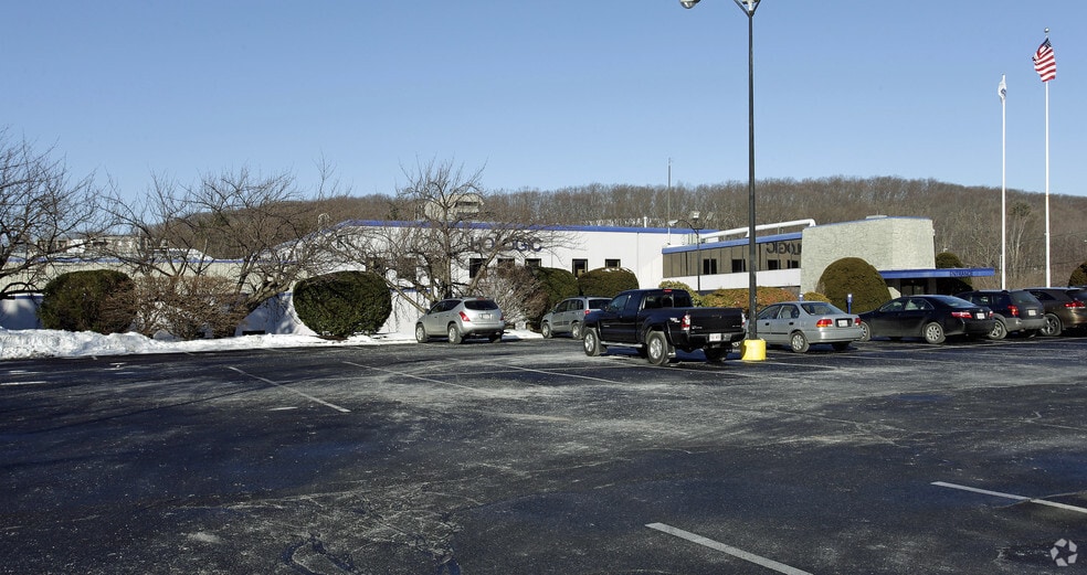 445 Simarano Dr, Marlborough, MA for lease - Primary Photo - Image 1 of 8