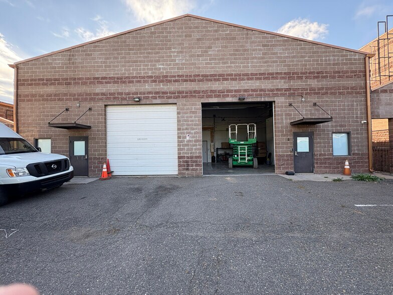 3400 S Federal Blvd, Englewood, CO for lease - Building Photo - Image 2 of 14