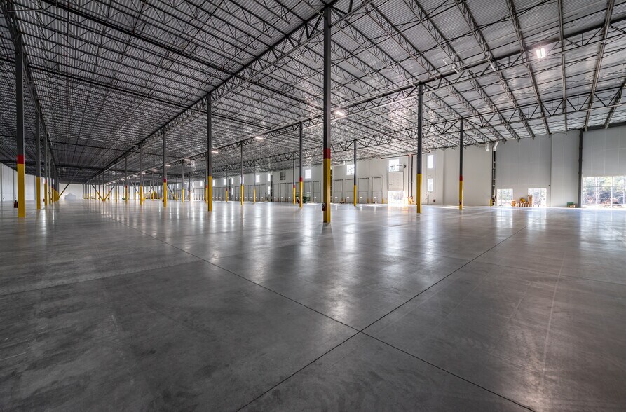 152 Depot St, Bellingham, MA à louer - Photo intérieure - Image 2 de 8