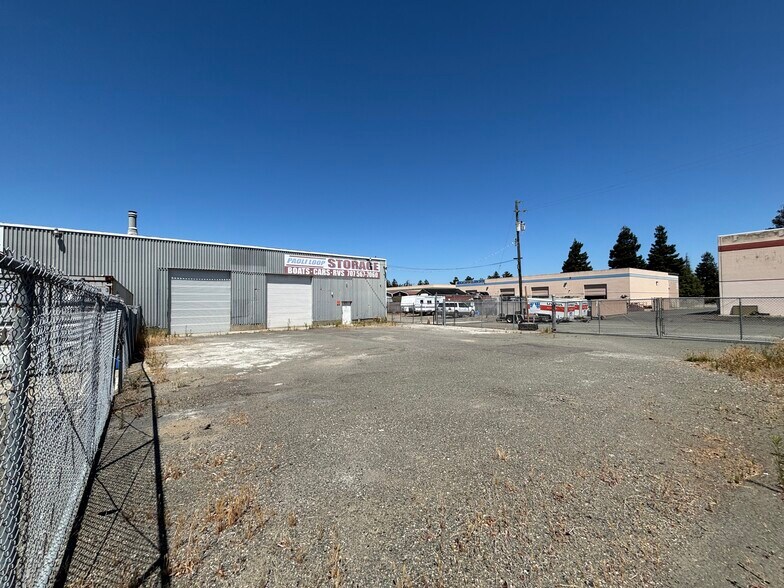 4711 Paoli Loop Rd, American Canyon, CA à louer - Photo du bâtiment - Image 3 de 11