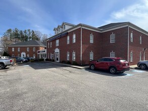 3705 Teays Valley Rd, Hurricane, WV à louer Photo du bâtiment- Image 1 de 12