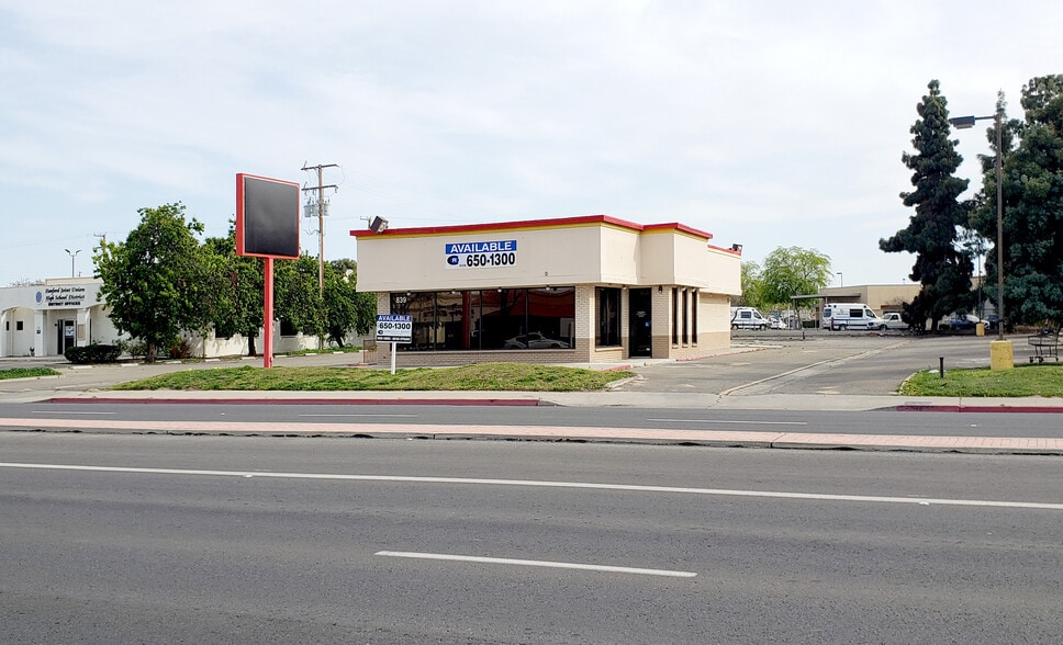 839 W Lacey Blvd, Hanford, CA for lease - Building Photo - Image 1 of 6