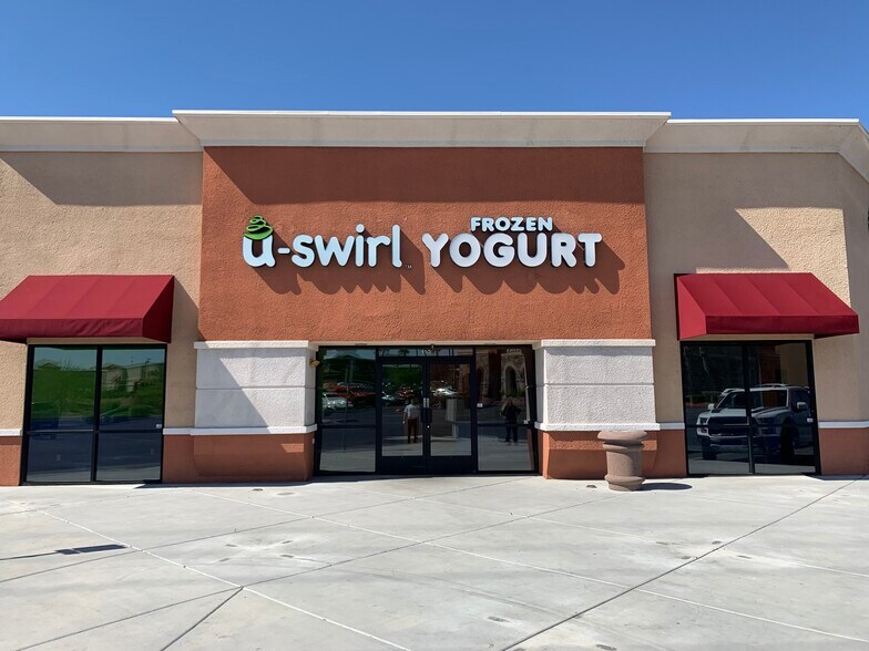 790 Coronado Center Dr, Henderson, NV à louer - Photo du bâtiment - Image 2 de 3