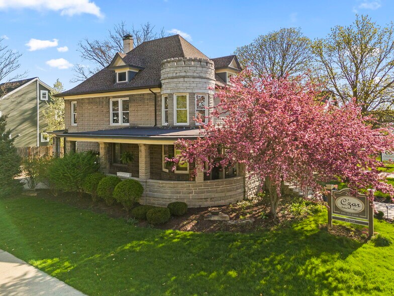 237 W Jefferson Ave, Naperville, IL à vendre - Photo du bâtiment - Image 1 de 9