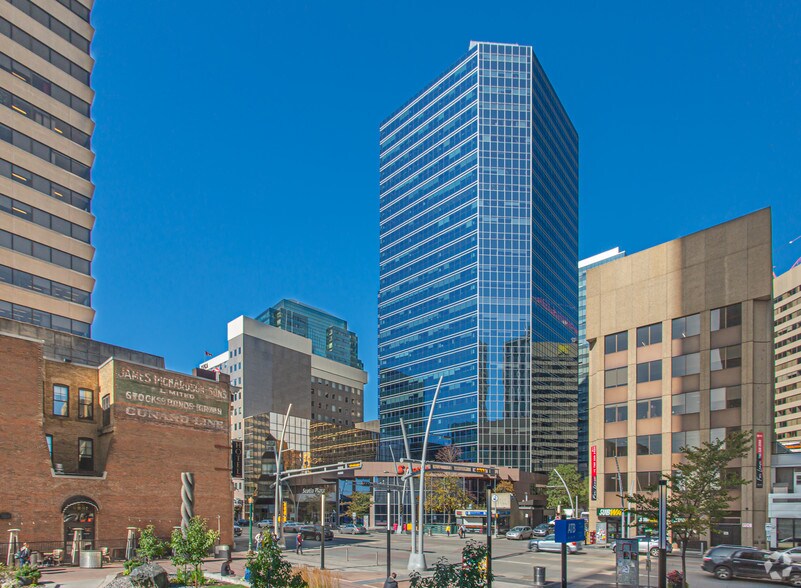 10060 Jasper Ave NW, Edmonton, AB à louer - Photo du bâtiment - Image 2 de 7