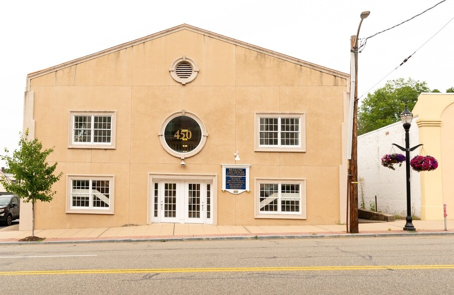 450 Bloomfield Ave, Verona, NJ à louer - Photo du bâtiment - Image 3 de 8