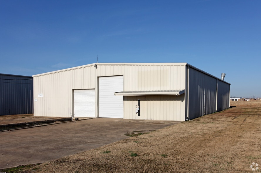 12087 Currency Cir, Forney, TX for lease - Building Photo - Image 1 of 3