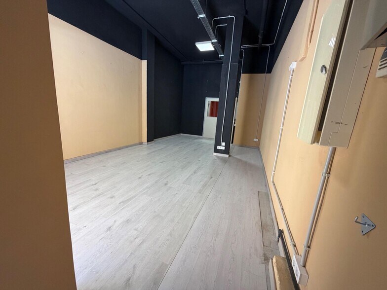 Retail in Sabadell, Barcelona for lease - Building Photo - Image 3 of 5
